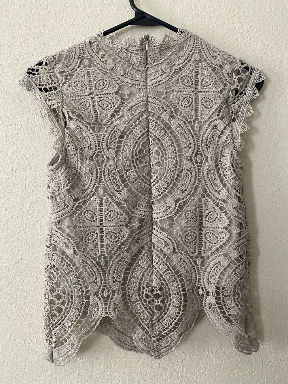 REBELLION AGAIN Sleeveless Crochet Lace Blouse in Light Gray - Picture 7 of 12